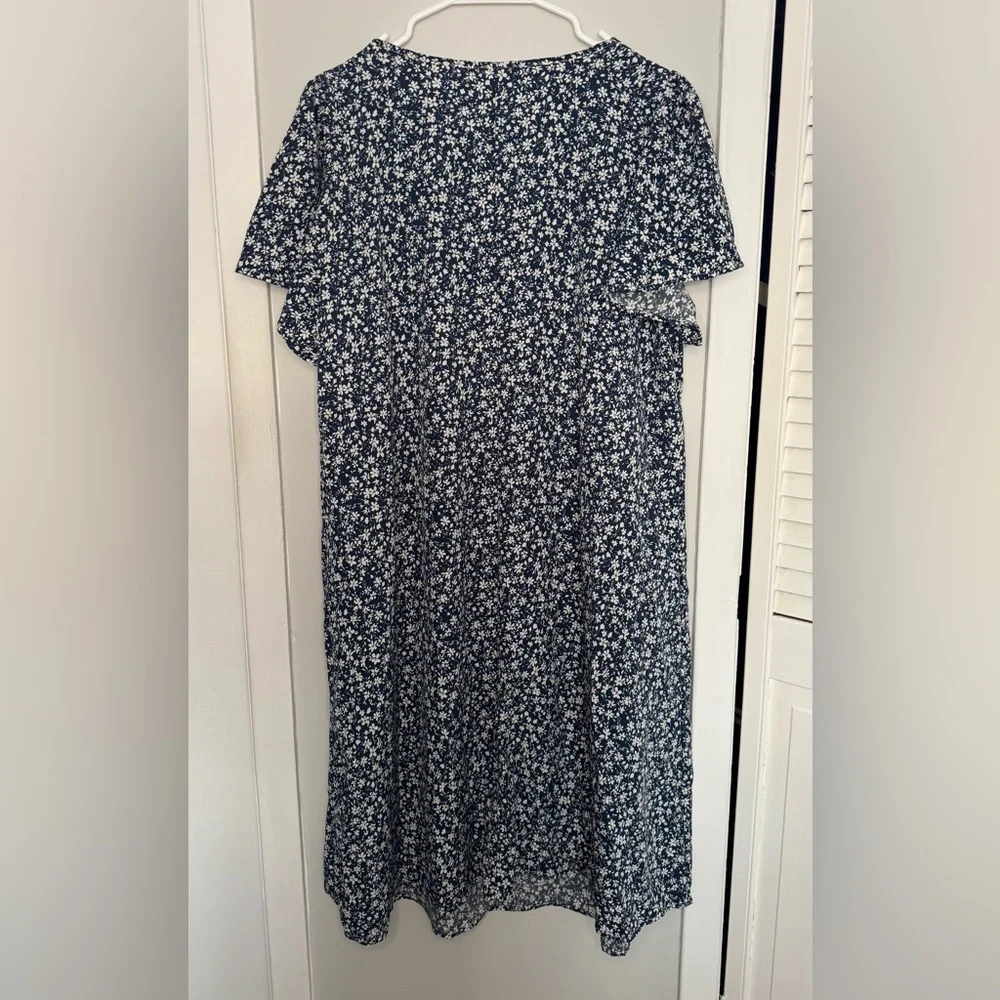 Elegant Blue Floral Midi Dress - Picture 2 of 3